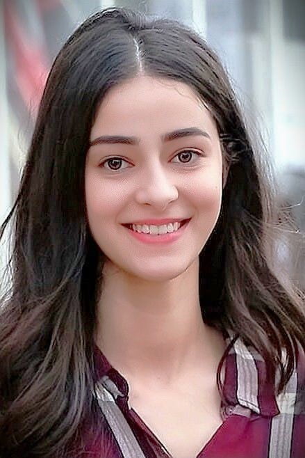 Ananya Pandey Biography, Age, Height, Weight, Husband, Boyfriend, Family, Net worth, Current Affairs