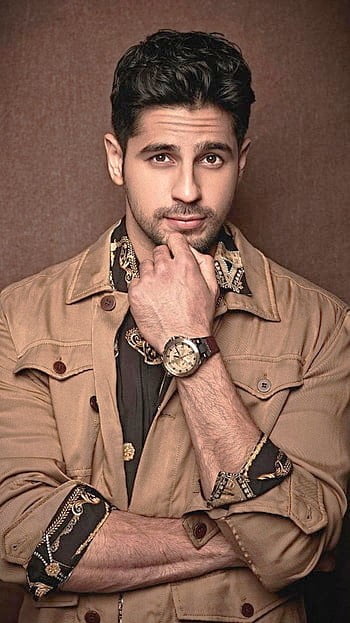 Sidharth Malhotra Biography, Age, Height, Weight, Wife, Girlfriend, Family, Net Worth, Current Affairs
