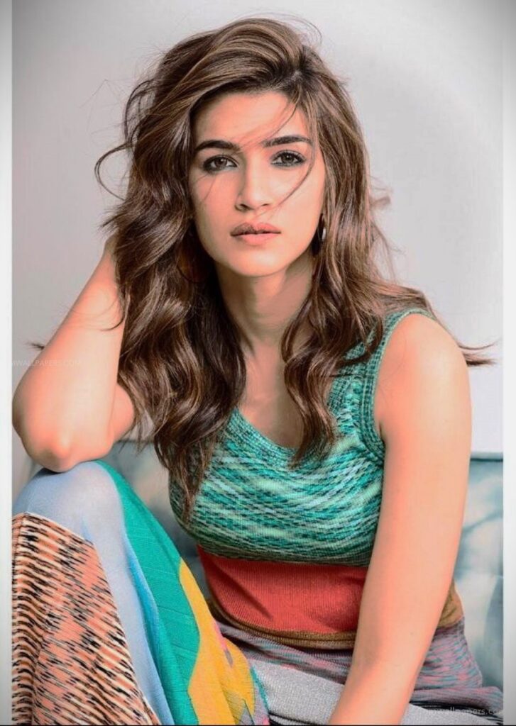 Kriti Sanon Biography, Age, Height, Weight, Husband, Boyfriend, Family, Net Worth, Current Affairs