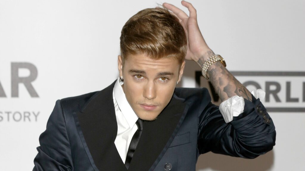 Justin Bieber Biography, Age, Height, Weight Wife, Girlfriend, Family, Net Worth, Current Affairs